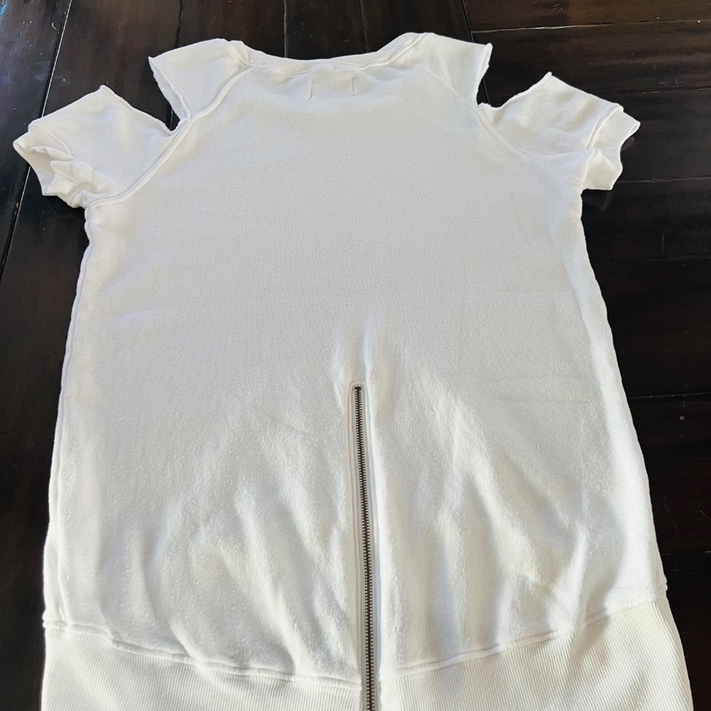 Pam and Gela -Cold Shoulders Cut Out Short Sleeve Sweat Shirt /Tee- White - Picture 12 of 13